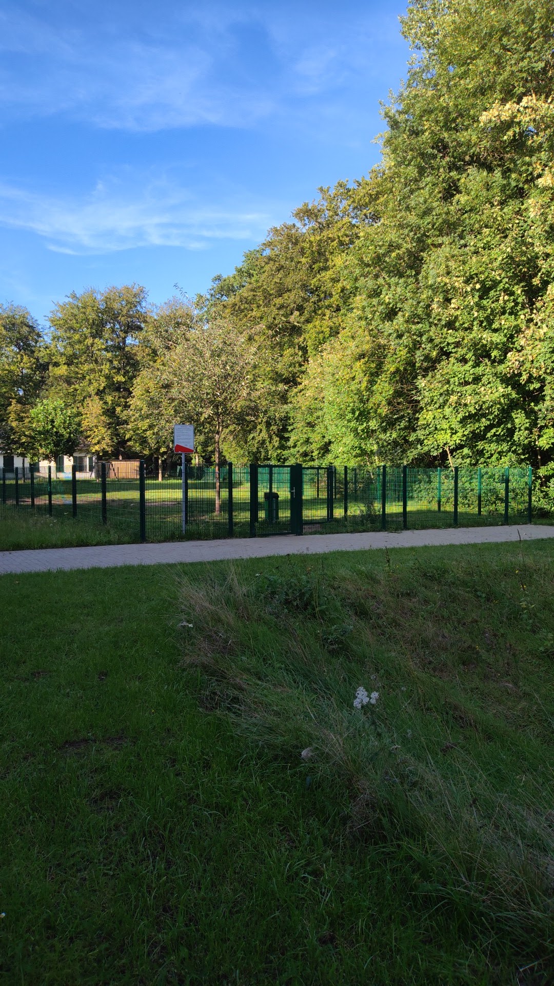 Hundeauslauf/ Hundewiese