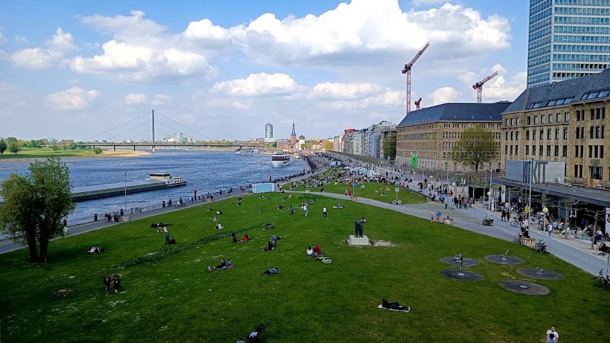 Rheinuferpromenade Düsseldorf