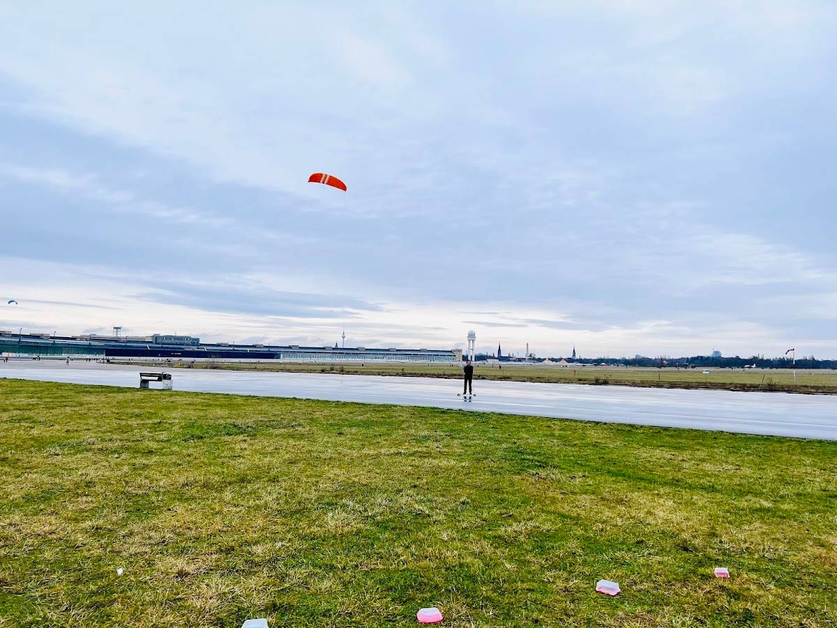 Hundewiese III Tempelhofer Feld (Südwest)