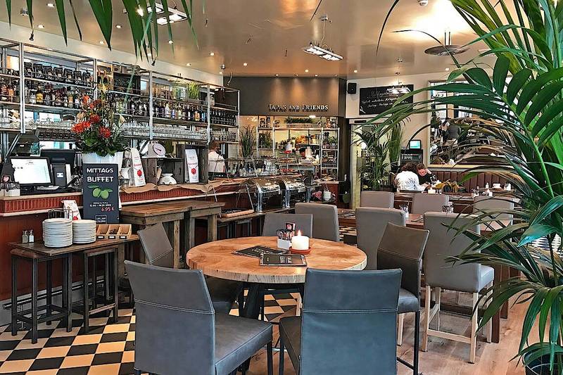 Cafe & Bar Celona Leer