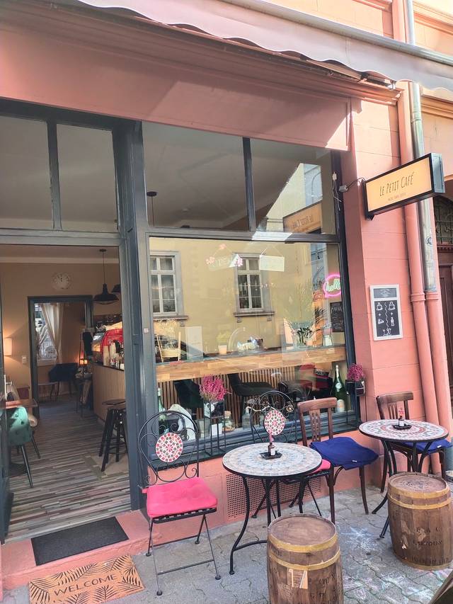 Le Petit Café