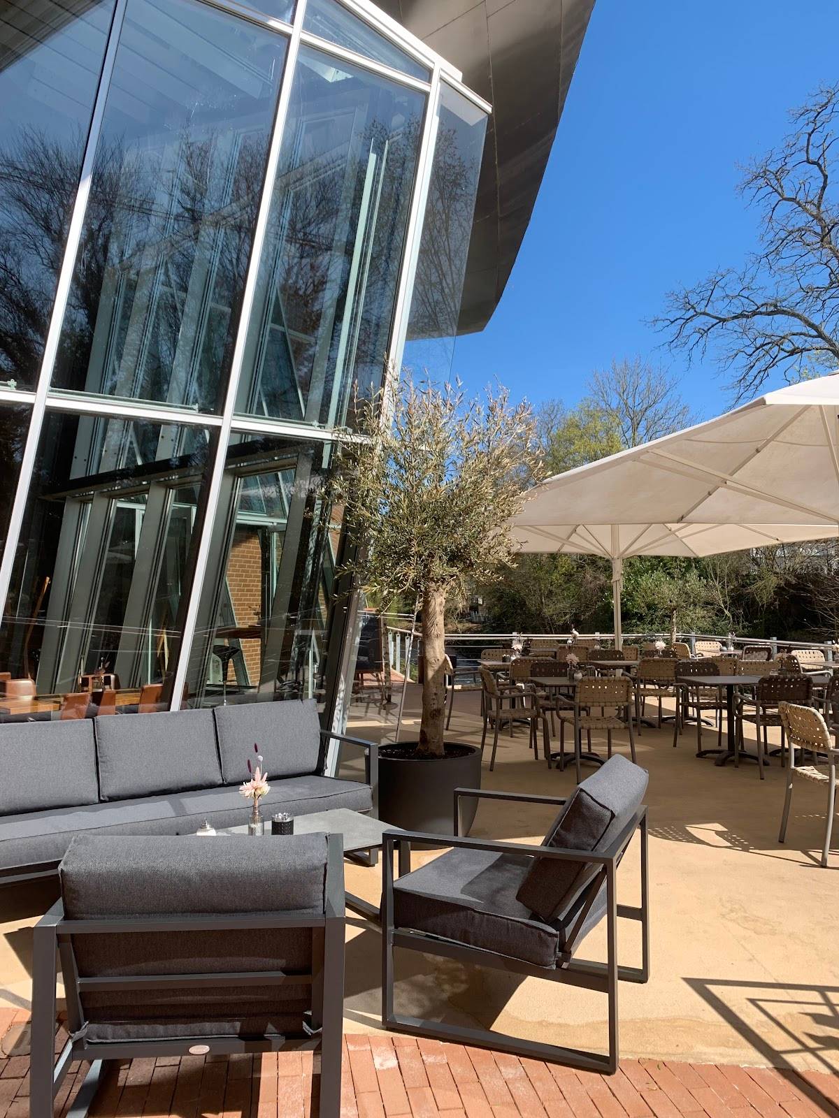 Marta Café & Restaurant