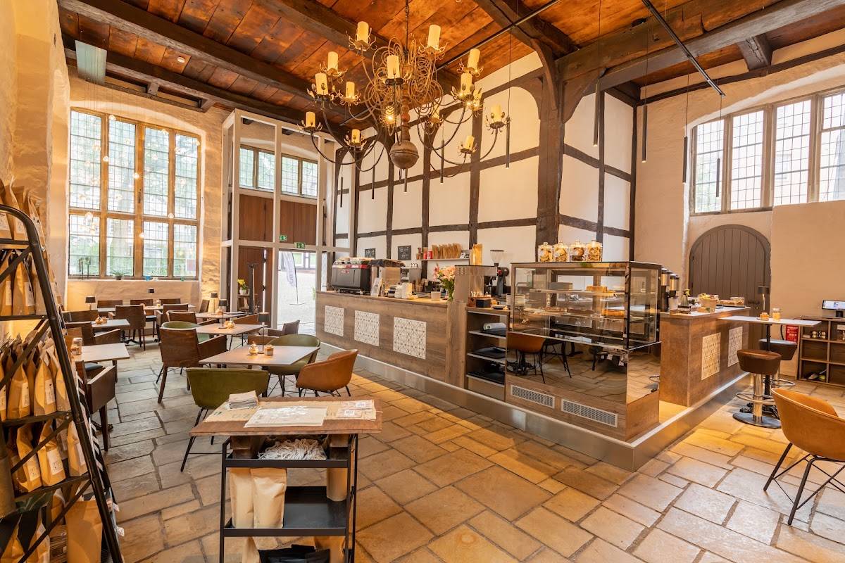 Kaffeerösterei BO | Café, Frühstück, Kuchen im historischen Haus Backs